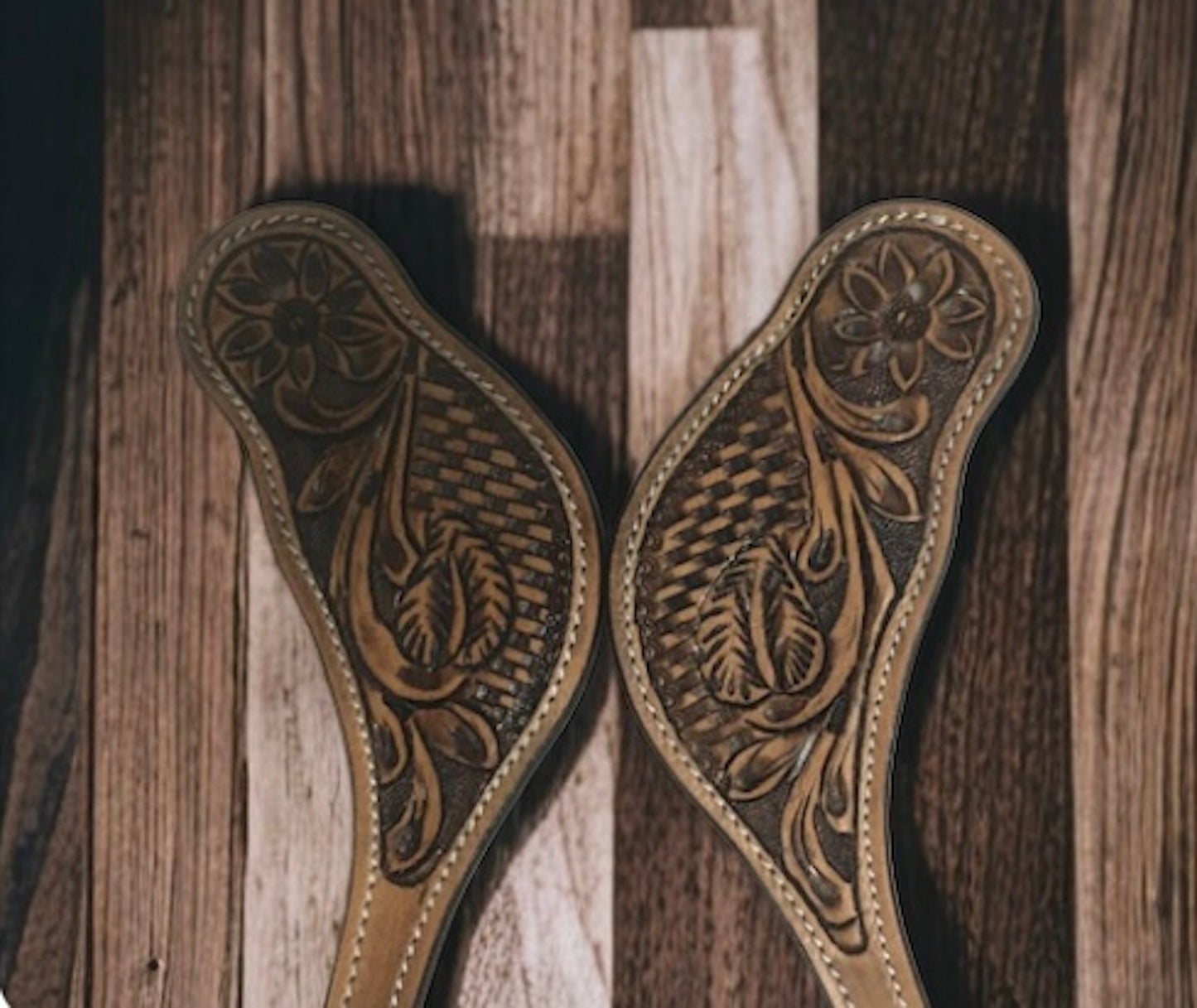Majestic Ally Cowboy Boots Spur Straps, Pair of Natural Super Leather Antique Hand Tooling Western Spur Straps for Boots for Horse Riding