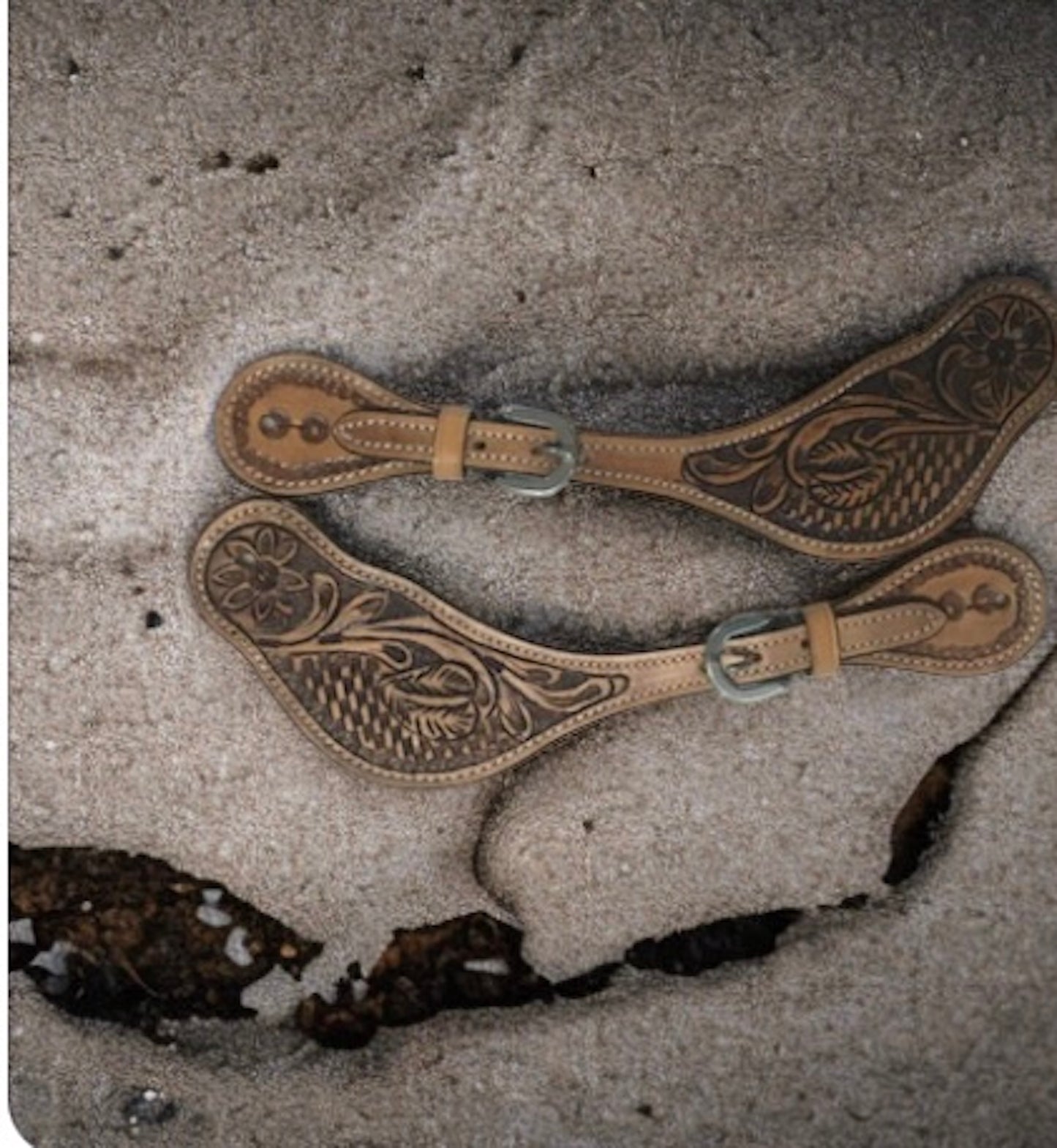 Majestic Ally Cowboy Boots Spur Straps, Pair of Natural Super Leather Antique Hand Tooling Western Spur Straps for Boots for Horse Riding