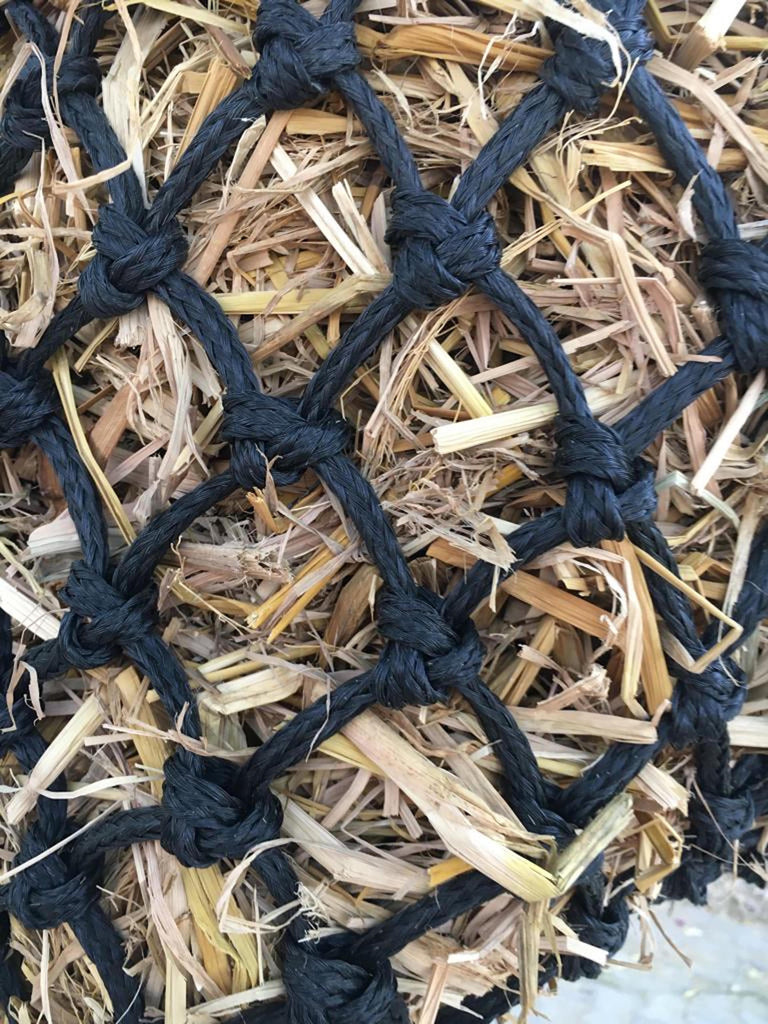 Majestic Ally 2”x2” Holes Highly Durable Very Sturdy 36" Hay Net with for Horses, Goat, Travel Feeder for Trailer and Stall, Reduces Waste